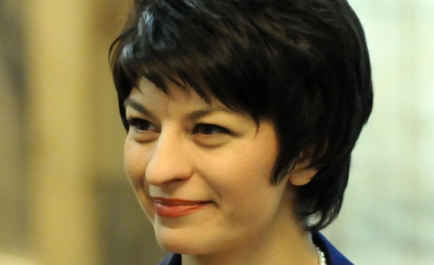 Атанасова: Никой не иска да поеме отговорност за КТБ  