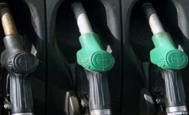 Иван Дреновички: Държава, производители и търговци могат да влияят на цените на горивата