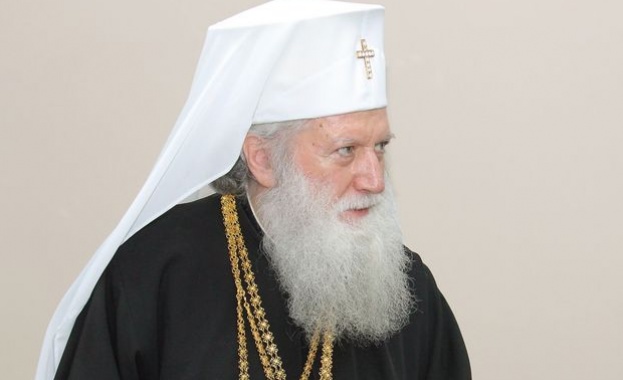 Църквата удостои с орден "Св. св. Кирил и Методий" - първа степен патриах Неофит по случай юбилея му