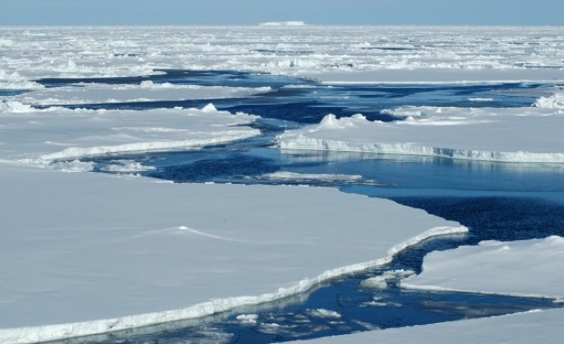 Голям ледник в Гренландия се топи