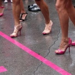 Не може да няма изход, по дяволите: останаха ли изобщо мъже в тази страна??! 