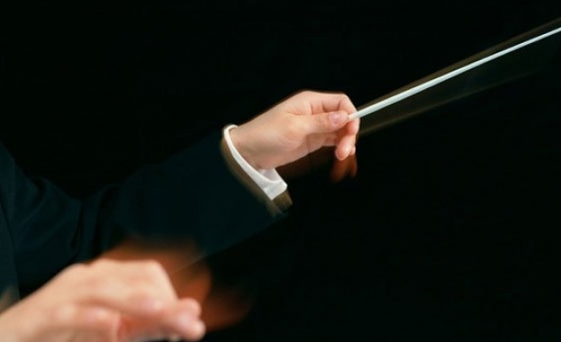 Робот дебютира като диригент в Дрезден като изпълни музика композирана