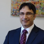 Правителството е едно бебе с чудесен апетит от единия край и пълна безотговорност от другия