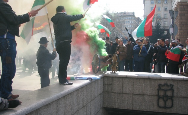 ВМРО се закани на имигрантите 