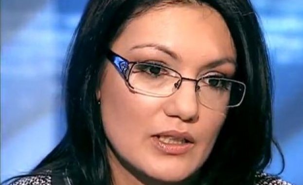 Прокуратурата: Луди и осъдени носят оръжие