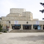 Спасиха от скандалната поръчка за ремонт театър София