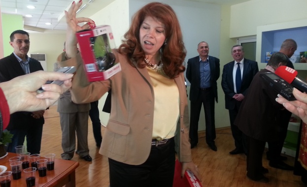 Илияна Йотова ще посети София област