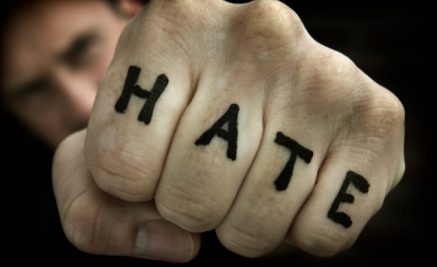 Почти 2/3 от българите одобряват езика на омразата