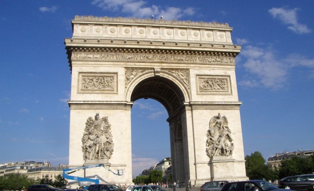 Според властите във Франция близо 10 от населението на страната