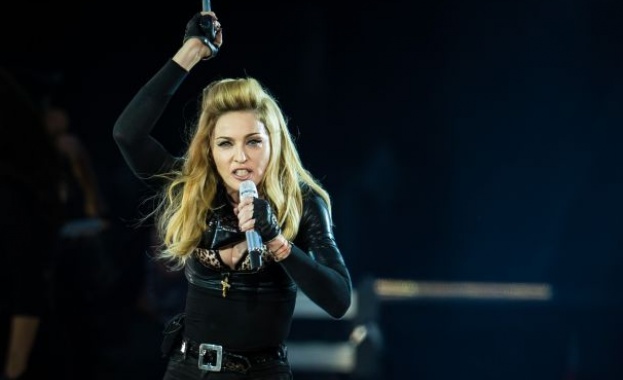 Мадона стана най-скъпоплатеният изпълнител за 2013 г. 