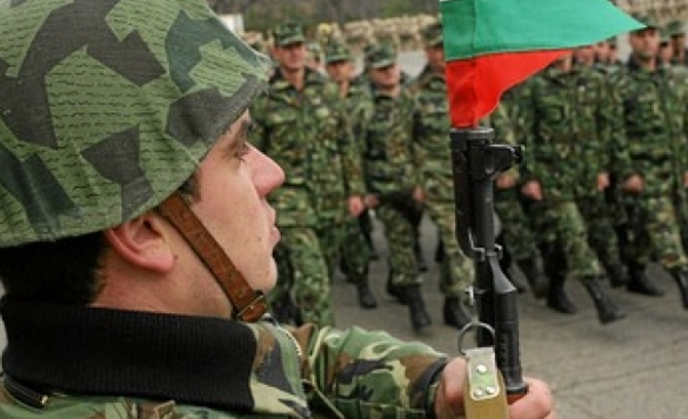 1 300 военни изхвърчат от армията до края на годината 