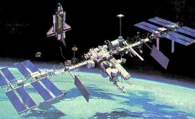 НАСА иска още пет едногодишни експедиции на МКС