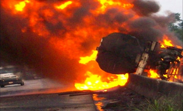 Камион превозващ втечнен газ днес се взриви в южноафриканския град