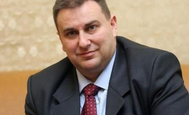 Емил Радев: ЕС трябва да създаде центрове в трети страни за спиране на икономическата миграция