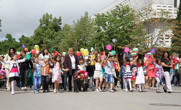 Без тържества за 24 май в училищата 