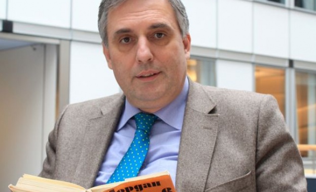 Калфин: Да си спомним за нашите учители и за създателите на българското литературно богатство