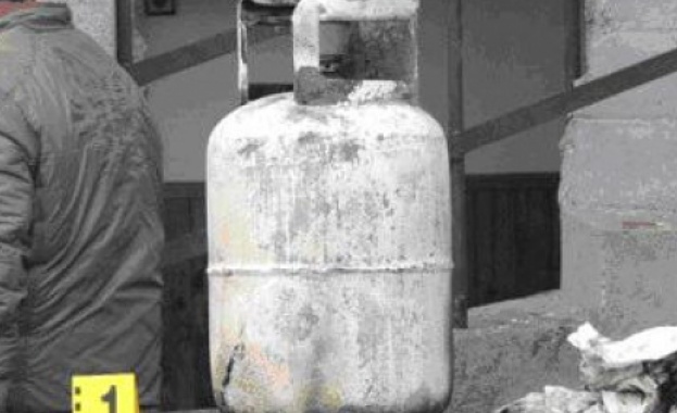 Мъж пострада при пожар от газова бутилка
