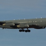 "Боинг 737-800" със 157 пътници на борда кацна аварийно в Русия