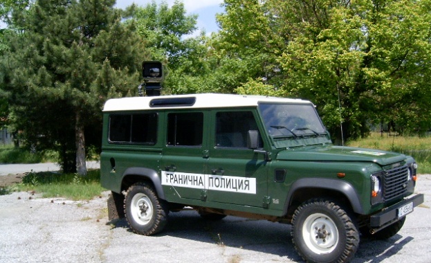 Подсилването на пограничните райони с повече военни и полицаи е