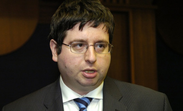 Бюджетът може да си позволи предсрочни избори, пресметна Чобанов