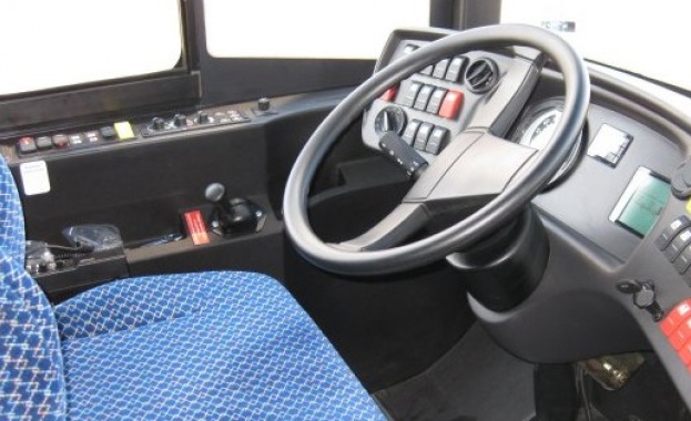 Откриха 20 мигранти, натъпкани в бус в Монтана