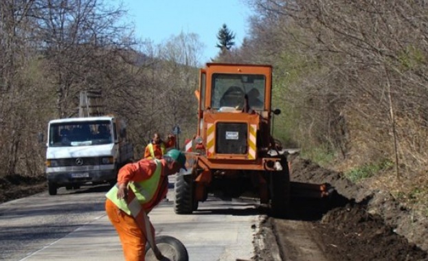11 мераклии да ремонтират 32 км. от старите участъци на „Тракия“