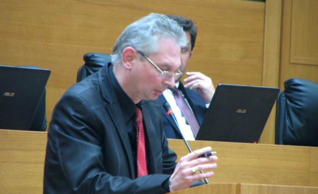 Мурджев: Мнозинството започва работа по антимонополно законодателство 