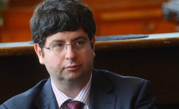 Чобанов във Вашингтон: Кабинетът работи за рестартиране на икономиката