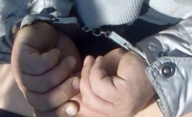 Задържаха две българки, издирвани от Белгия, за трафик на хора