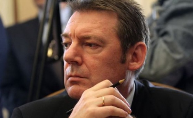 Писанчев: Балонът "Червеи" и записите за "опраскването" са парчета от един и същи пъзел Писанчев: Балонът "Червеи" и записите за "опраскването" са парчета от един и същи пъзел