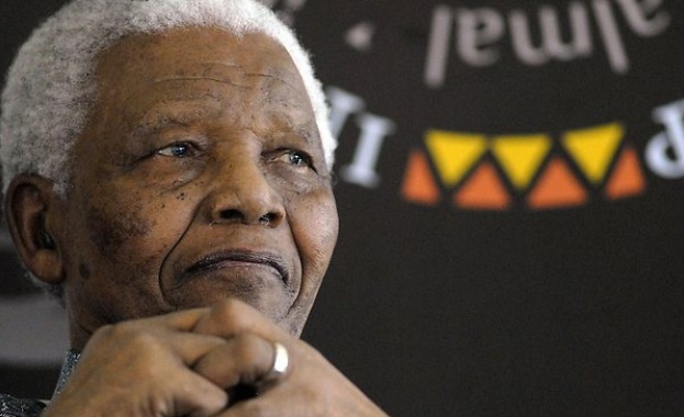 Нелсън Мандела не може да говори