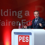 Клати ли се столът на Станишев в ПЕС?