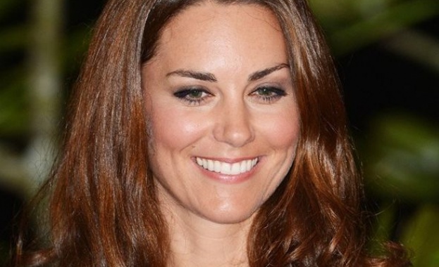 Принцесата на Уелс отдаде почит към кралица Елизабет Втора на