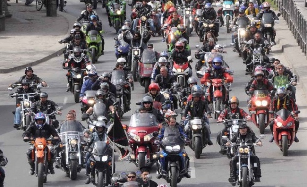 Рокерско шествие във Велико Търново