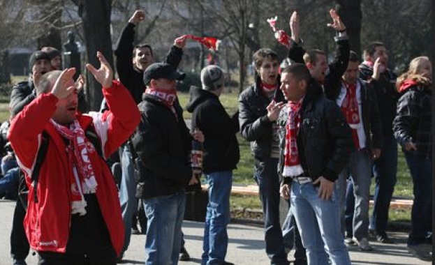 33-ма задържани преди началото на мача Левски-ЦСКА