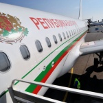 Без уиски и ядки в самолета на властта