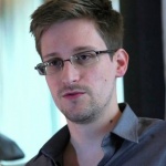 Едуард Сноудън иска да остане в Русия 