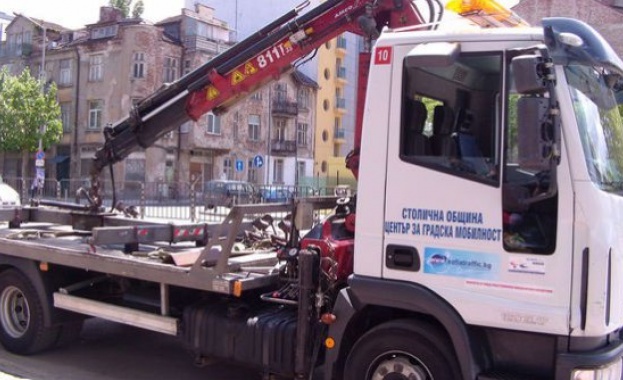 „Паяк“ вдигна кола на онкоболен инвалид пред „Пирогов“