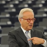 Ханес Свобода: Няма да позволим крайни елементи да разрушат Европа
