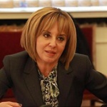 Манолова към ГЕРБ: Колко мъже можете да се скриете зад гърба на Искра Фидосова? 