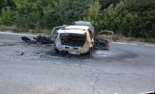 Два пожара съсипаха четири коли в Пловдив