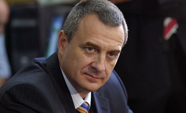 Йовчев: Ако има върховенство на закона, никой няма да може да командва „отзад"