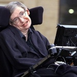 Продадоха инвалидната количка на Стивън Хокинг за 390 000 долара