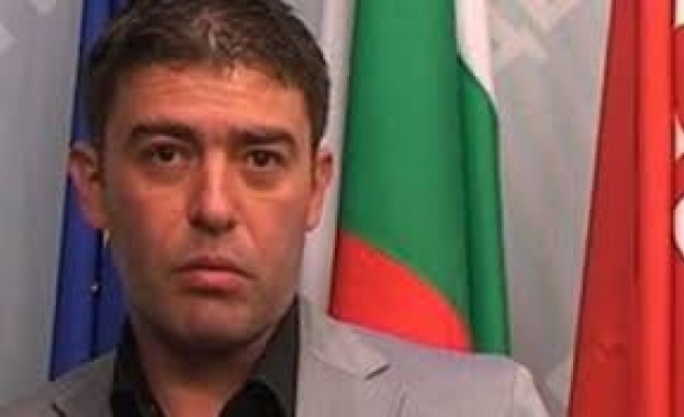 Страхил Ангелов бойкотира заседанието на паламентарната си група 