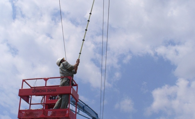 EVN повишава квалификацията на електромонтьорите си на уникален полигон 