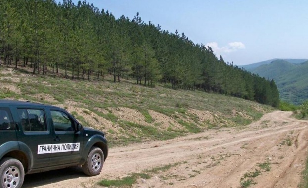 Задържаха трафиканти на хора край село Бръшлян