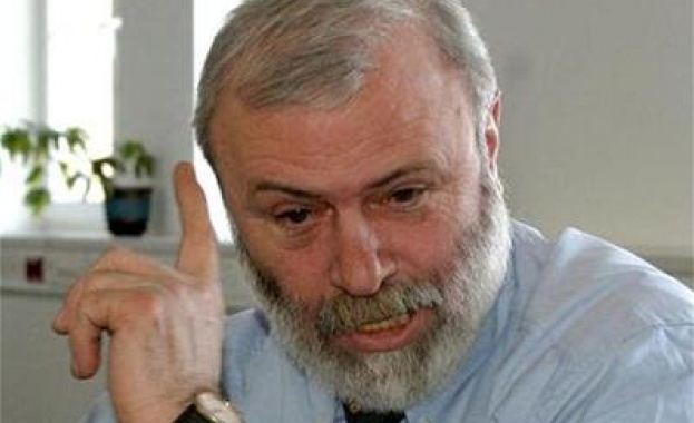 Студенти заснеха мъртвопияния проф. Драгомир Драганов в СУ /Видео/