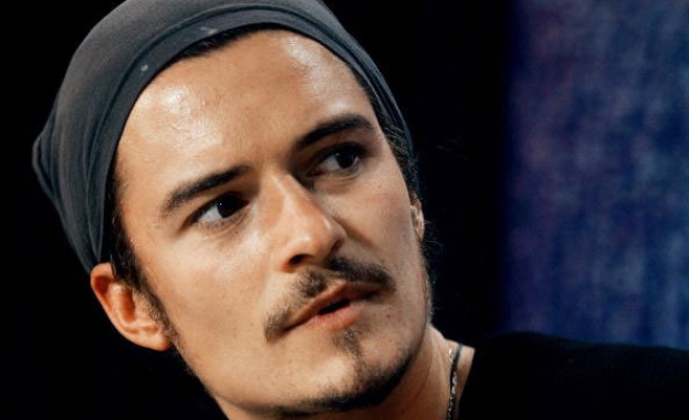 Актьорът Орландо Блум призова хората да си останат вкъщи за