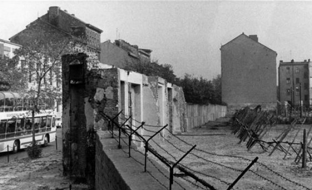 55 г. от издигането на Берлинската стена