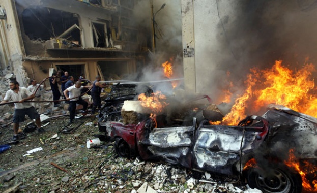 Поне 13 загинали при атентат в Багдад